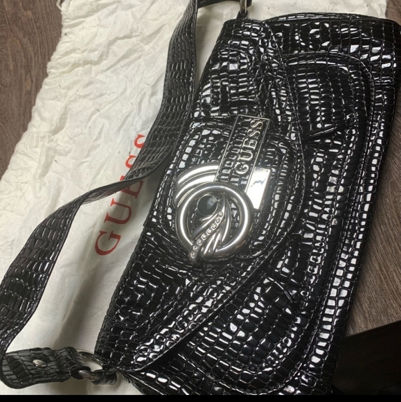 Stunning Guess leather bag - Picture 4 of 5